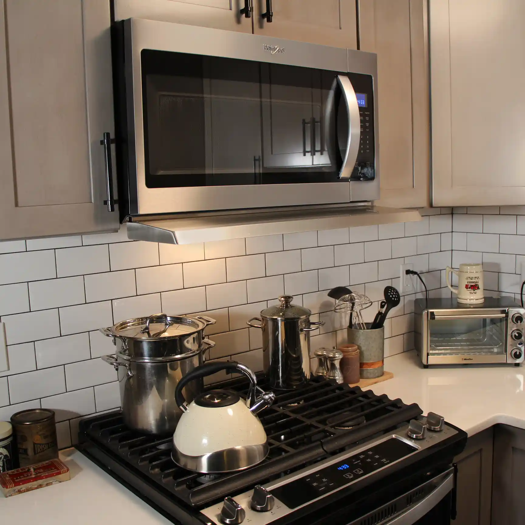 Can You Vent a Gas Stove With a Microwave? Expert Insights