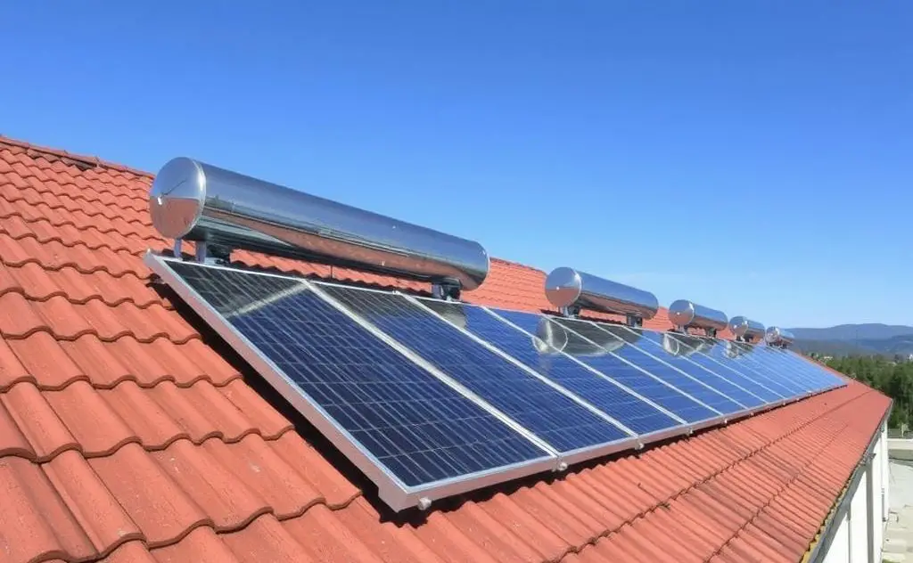 Reflectors boost solar heater efficiency and performance